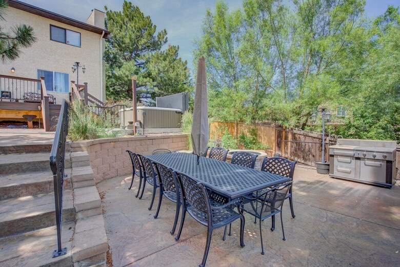 4br Entertainer Af Academy Hot Tub, Firepit!