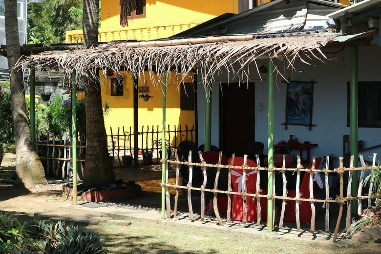 Hotel Senani Guesthouse