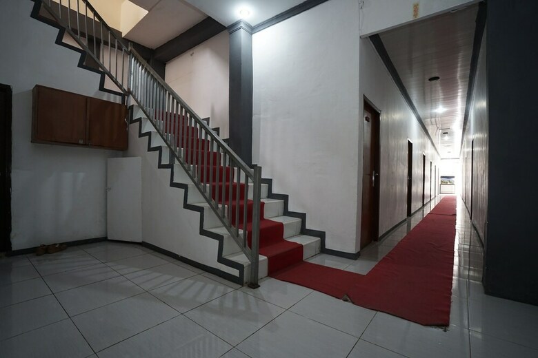 Hostal Oyo 1315 Paris Hotel