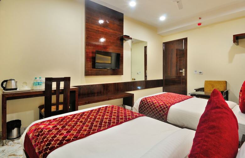Hotel Grand Uddhav