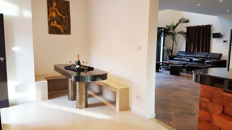Wowland Luxury Villa Pattaya 8 Br