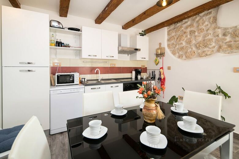 House Odiseja