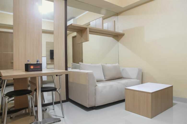 Spacious 1 Br At The Oasis Cikarang Apartment