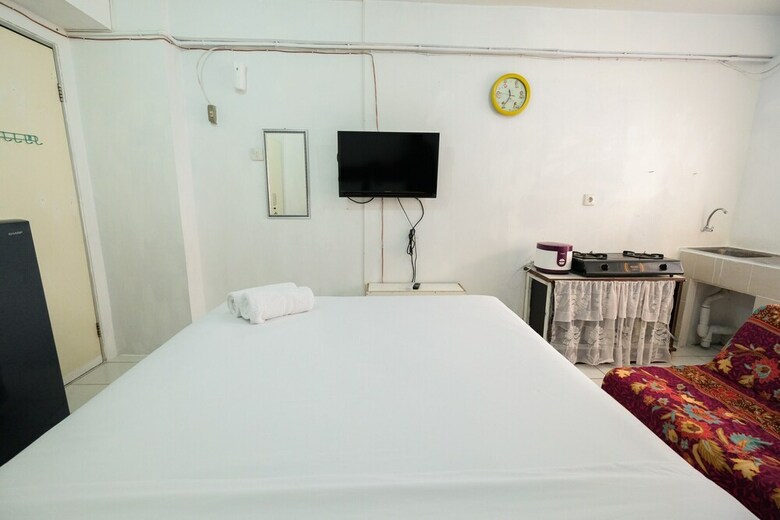 Contemporary Studio Apartment At Gading Nias Residence