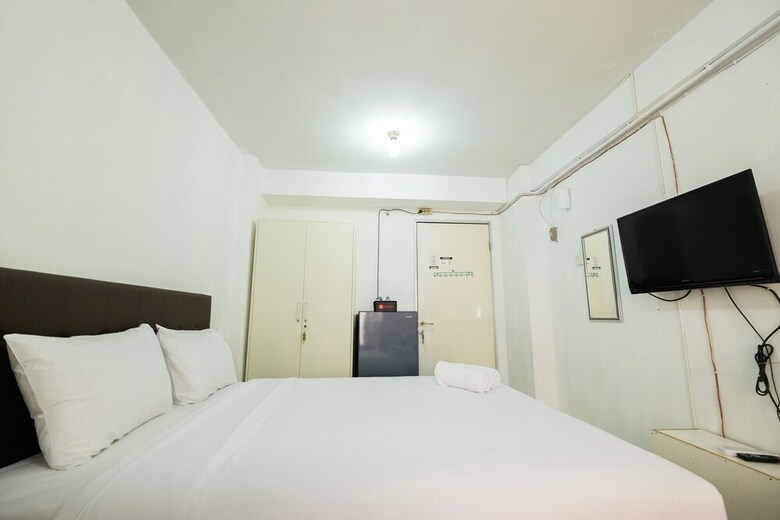 Contemporary Studio Apartment At Gading Nias Residence
