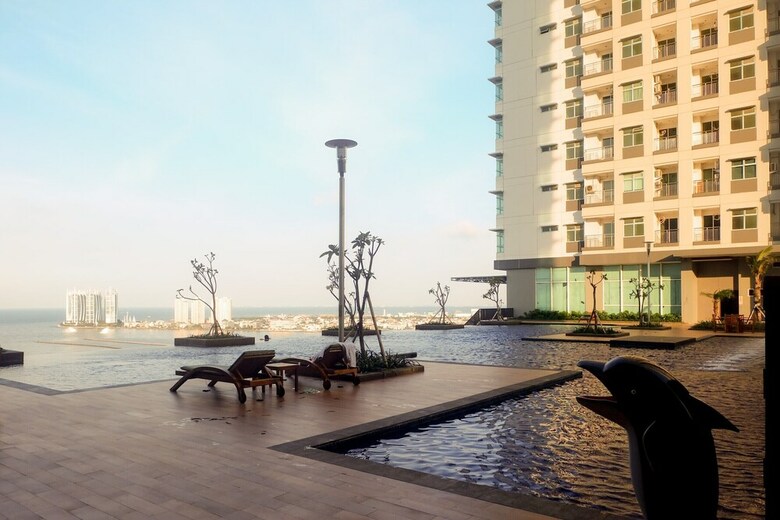 Modern 1br At Condominium Green Bay Pluit Apartment