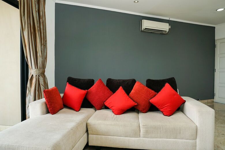 Best Location 2br At Beverly Tower Apartment Tb. Simatupang