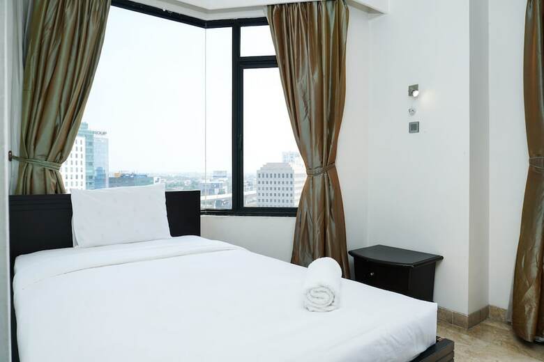 Best Location 2br At Beverly Tower Apartment Tb. Simatupang