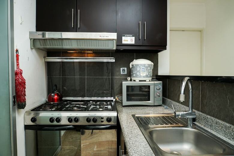 Best Location 2br At Beverly Tower Apartment Tb. Simatupang