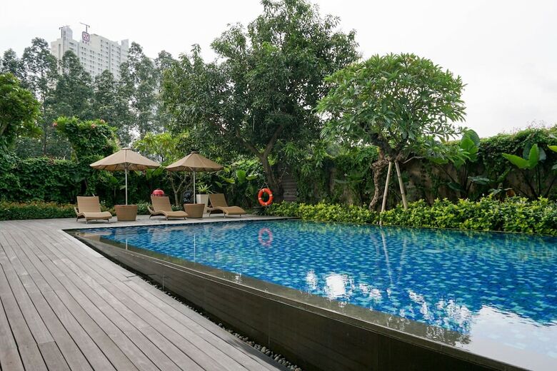 Exclusive 1br Veranda Residence @ Puri Apartment