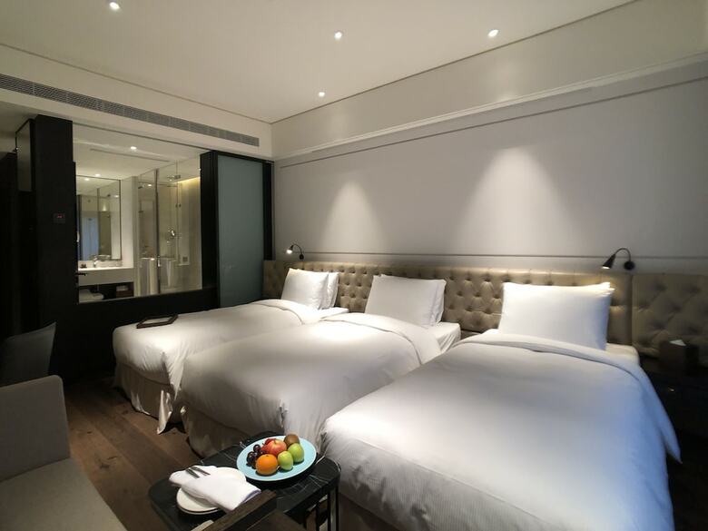 Hotel Mvsa + Michelin 2 Starred Molino de Urd�niz