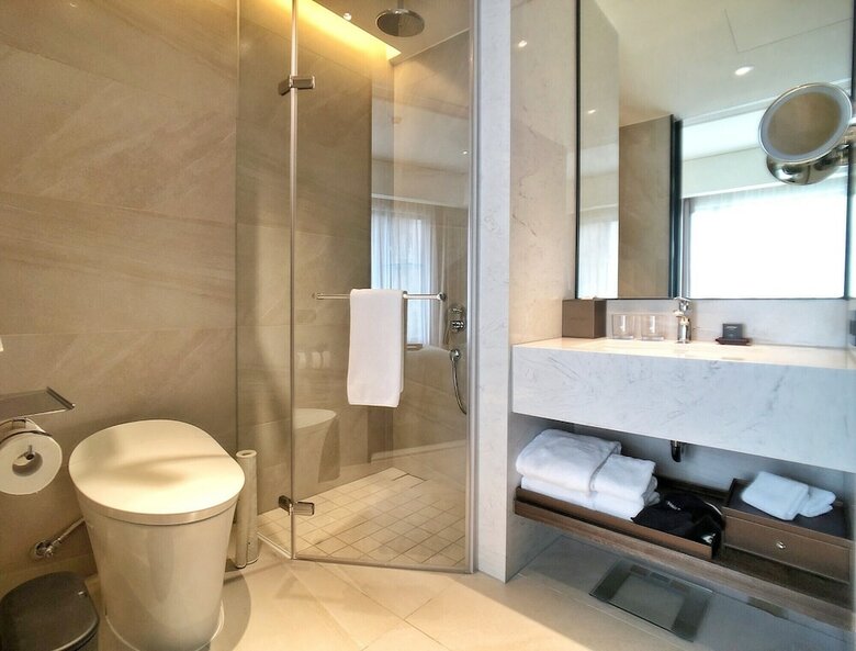 Hotel Mvsa + Michelin 2 Starred Molino de Urd�niz
