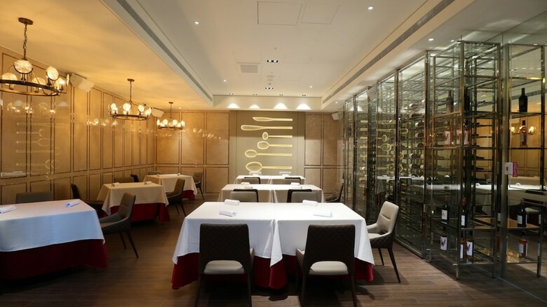Hotel Mvsa + Michelin 2 Starred Molino de Urd�niz