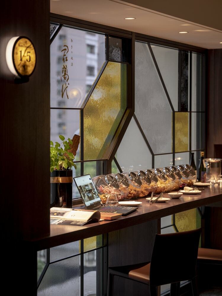 Hotel Mvsa + Michelin 2 Starred Molino de Urd�niz