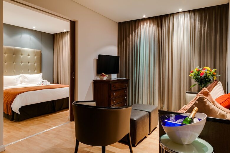 Protea Hotel By Marriott Transit O.r. Tambo Airport