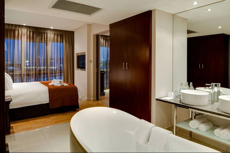 Protea Hotel By Marriott Transit O.r. Tambo Airport