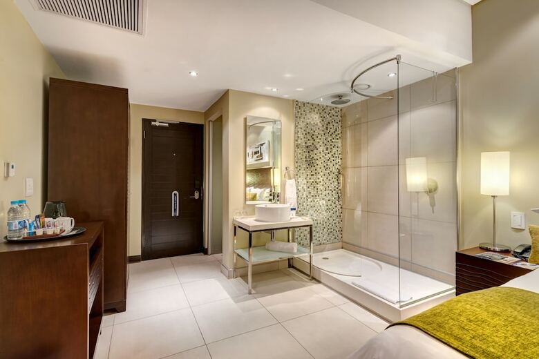 Protea Hotel By Marriott Transit O.r. Tambo Airport