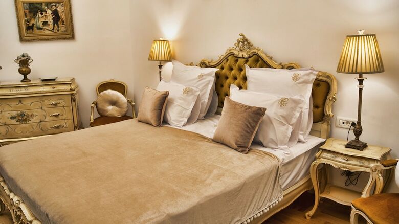 Conacul Coroanei Luxury Boutique Hotel