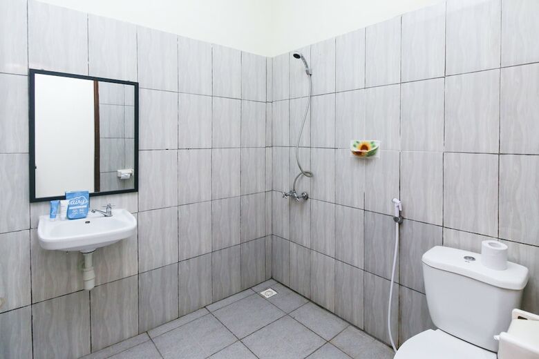 Hotel Airy Batu Layar Raya Senggigi 2 Lombok