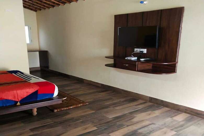 Hotel Nakshatra Resort