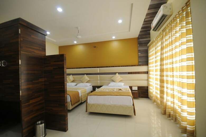 Hotel White House