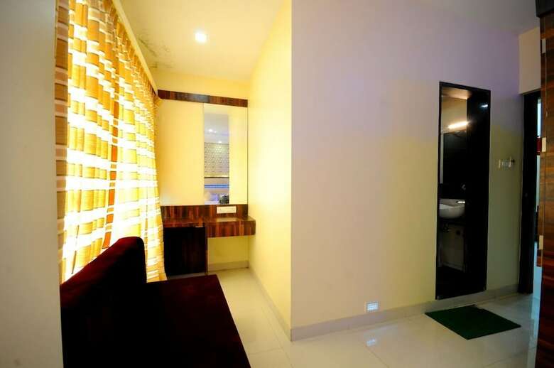 Hotel White House
