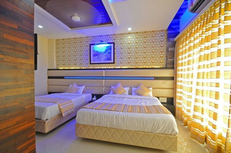 Hotel White House