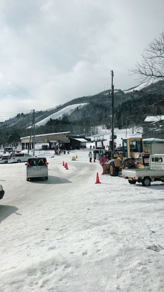 Hakuba Powder Mountain Lodge