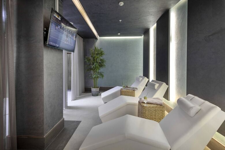 Danis Hotel