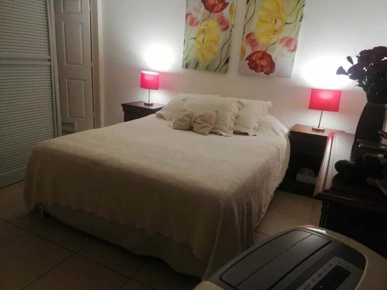 Apartment By Airport On Way To Beach