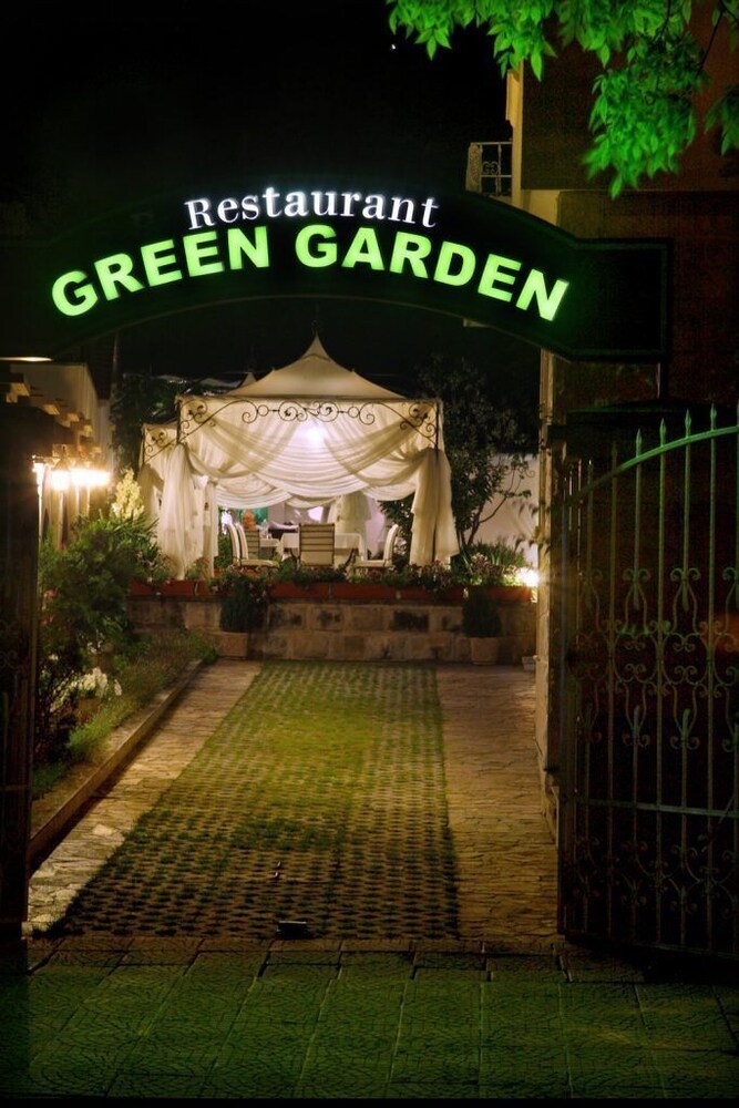 Hotel Green Palace