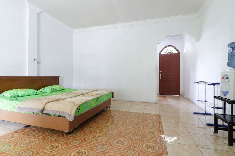 Bed & Breakfast Sibayak Multinational Rest House