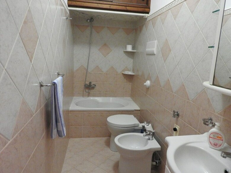 Apartamento Bilocale Con Terrazzino Lavatoio