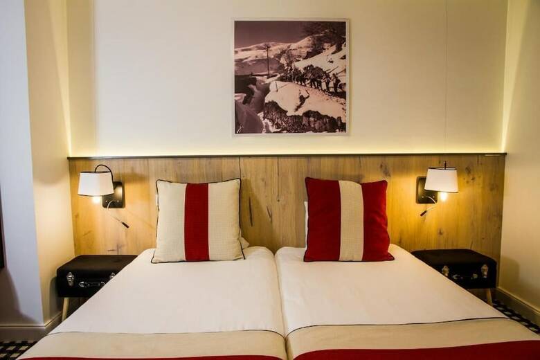 Hotel Mir