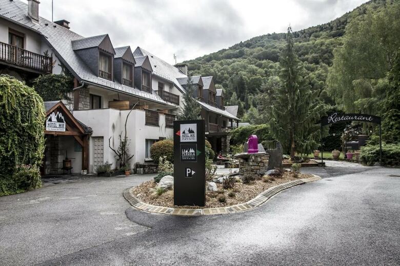 Hotel Mir