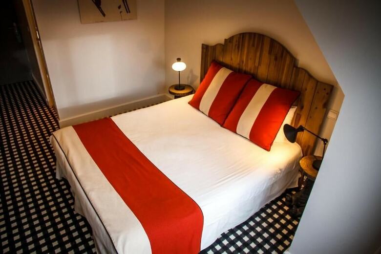 Hotel Mir