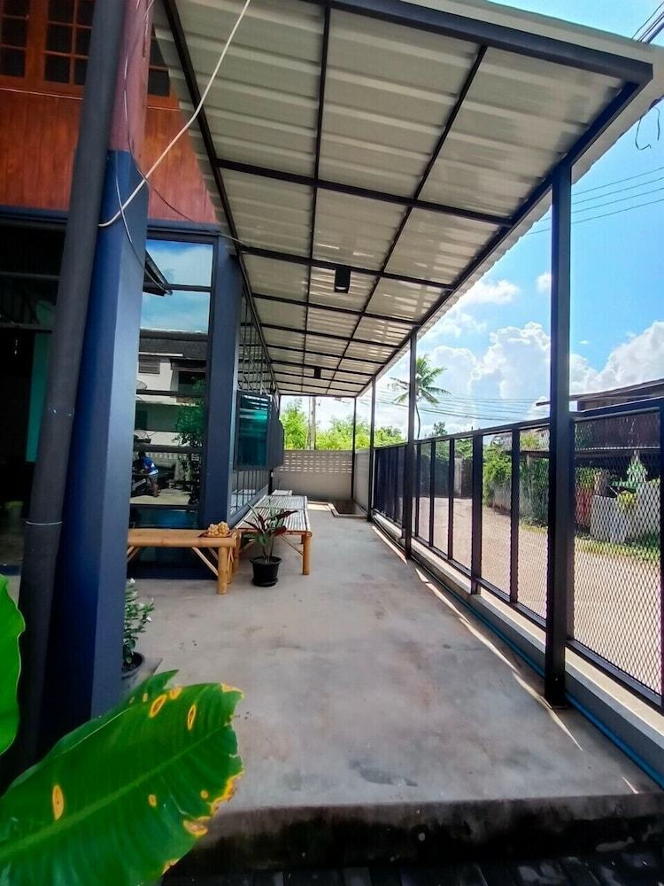 Hotel Just More Boutique Homestay Phrae