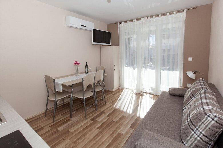 Apartments Karmen 2