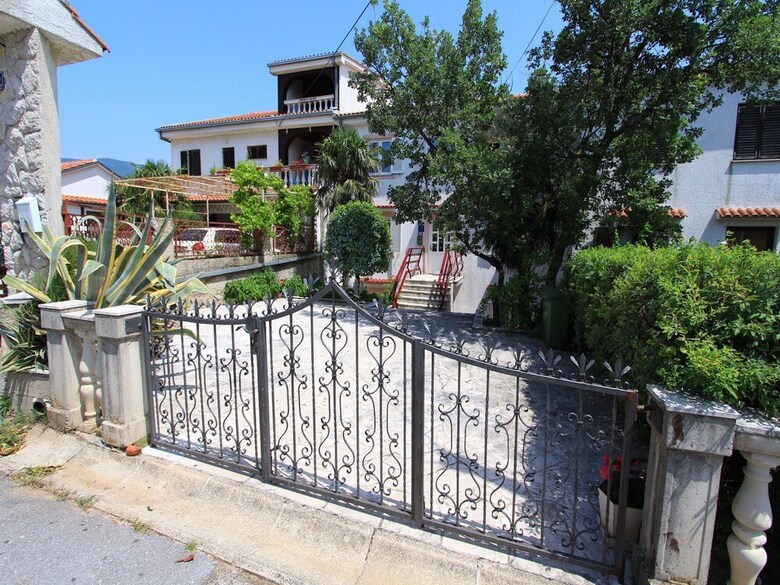 Apartments Biserka