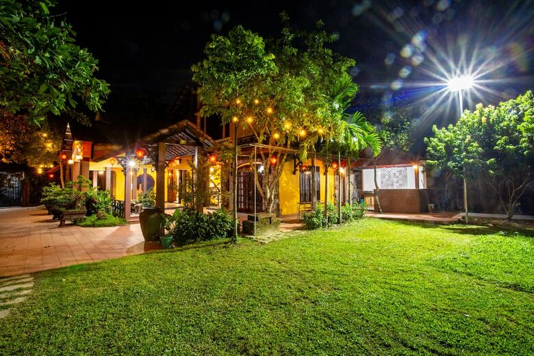 Hotel Dinh Villa