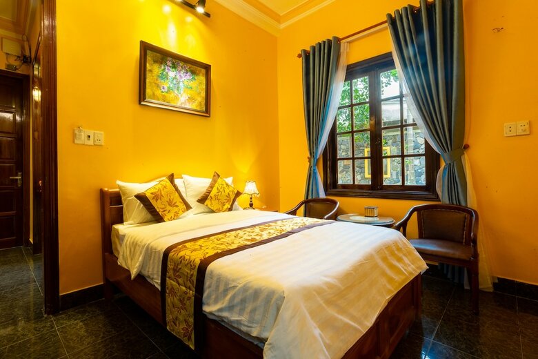Hotel Dinh Villa