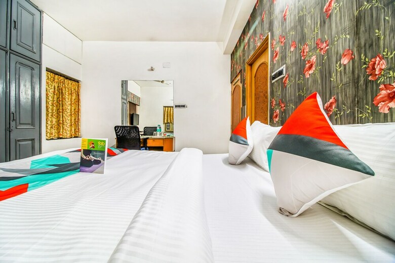 Hotel Fabexpress Satakshi Guest House