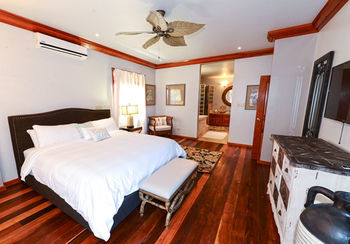 Hotel Captain Morgan's Retreat