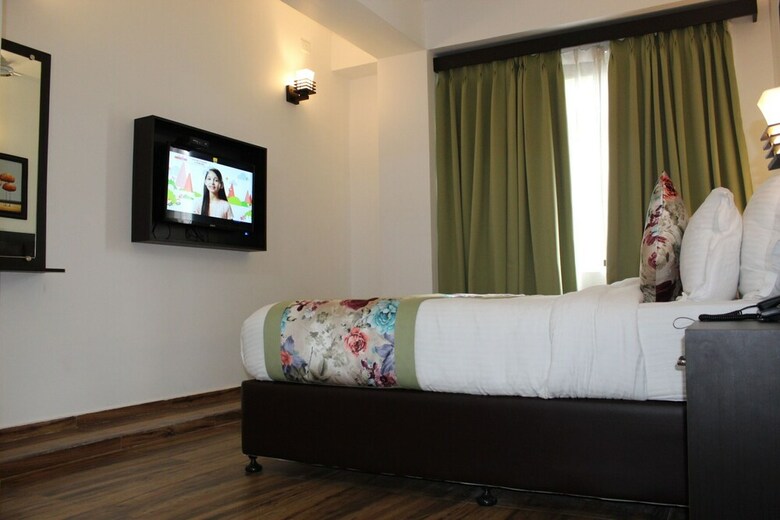 Hotel The Leenor Regency