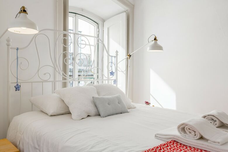 Spacious, Bright And Sunny Apartment +free Pick-up, By Timecooler