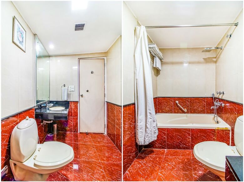 Fabhotel Divine Inn