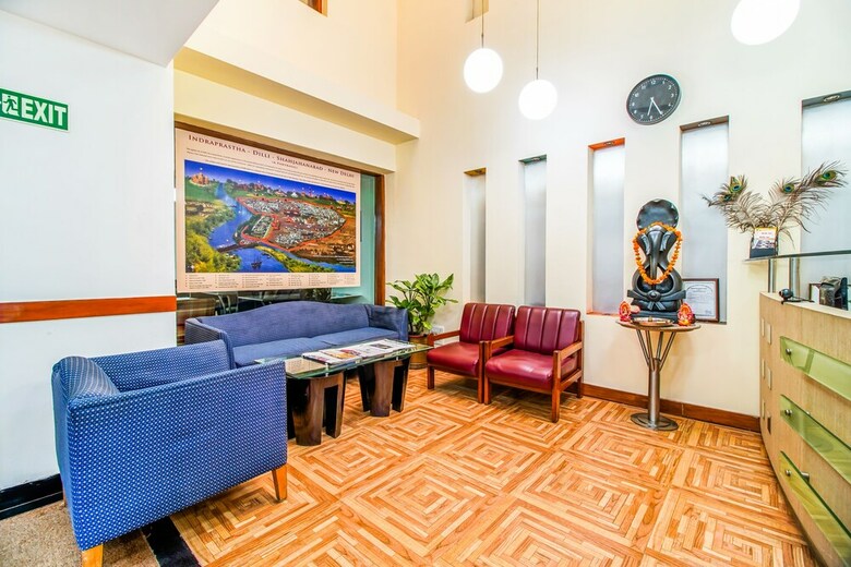 Fabhotel Divine Inn