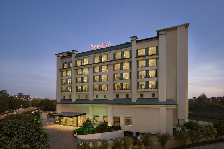 Hotel Ramada By Wyndham New Delhi Pitampura