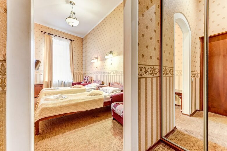 Hotel Guest Rooms On Nevsky Prospekt 47