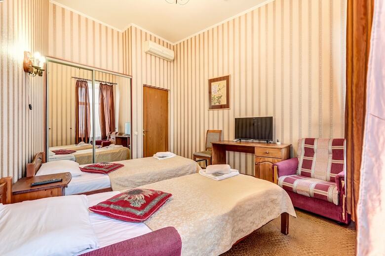 Hotel Guest Rooms On Nevsky Prospekt 47